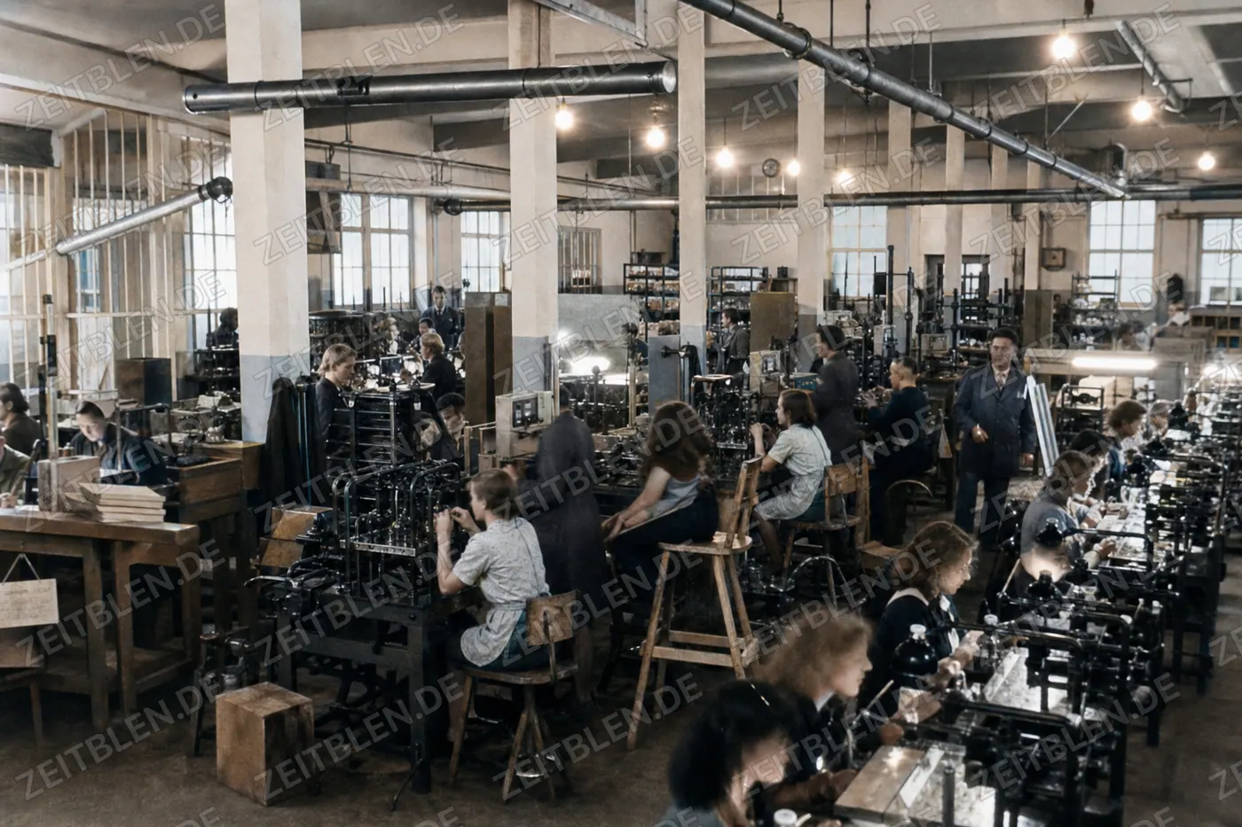 OSRAM-Fabrikhalle in Bayern beim Wiederanlauf, 4. November 1946