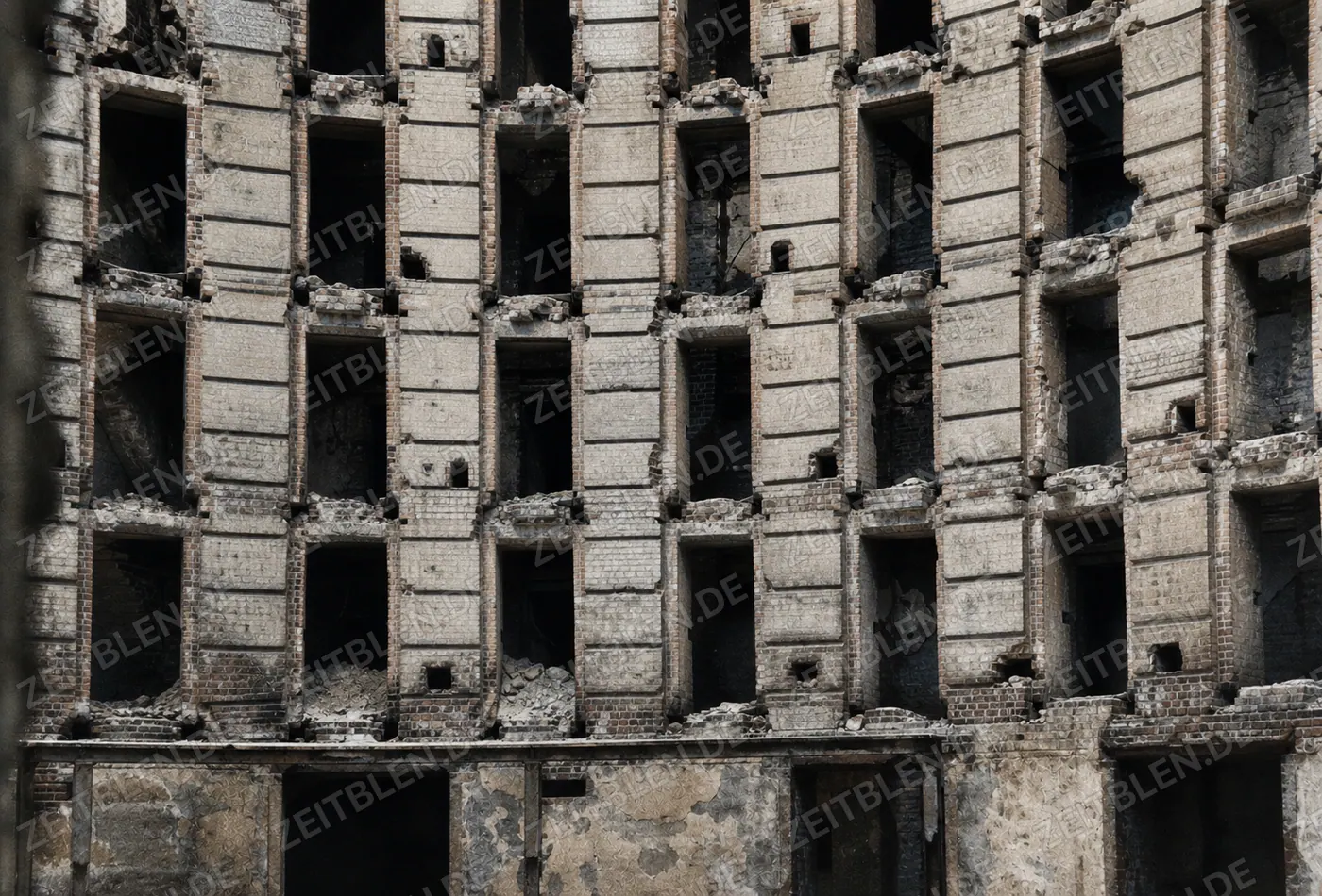 Kriegsbeschädigte Fassade im Umfeld des Brunnenhoftheaters München