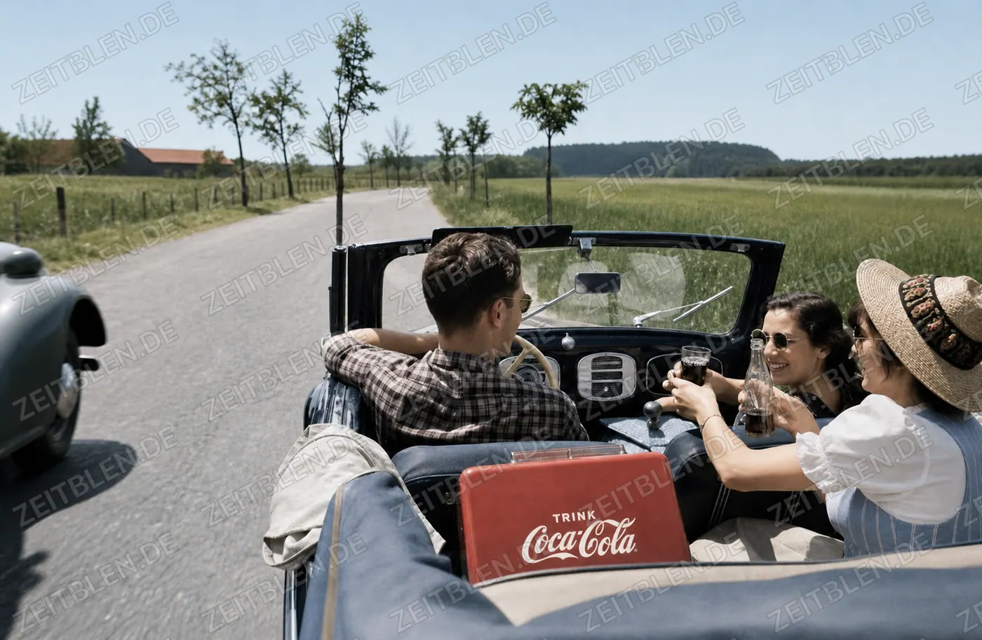 Coca-Cola-Werbemotiv mit Cabriolet, Juni 1951