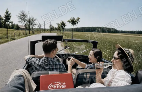 Coca-Cola-Ausflug im offenen VW Käfer Cabriolet