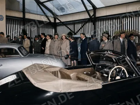 Offener Porsche 356 - Sportwagen auf der Münchner Autoausstellung
