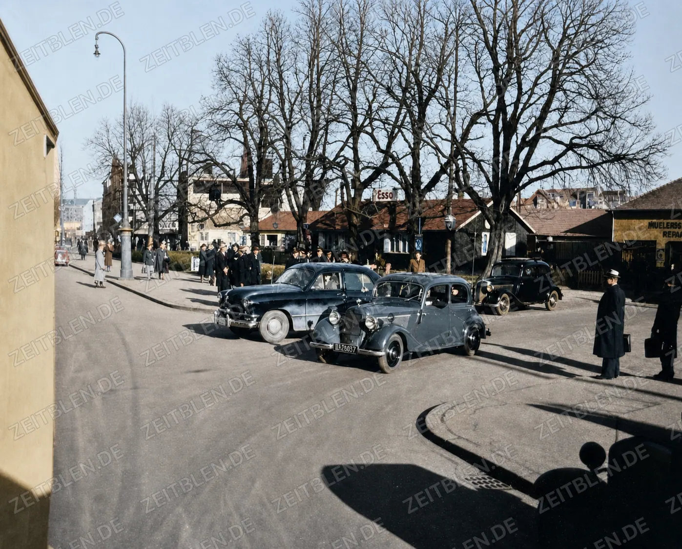 Autoverkehr an einer Münchner Kreuzung