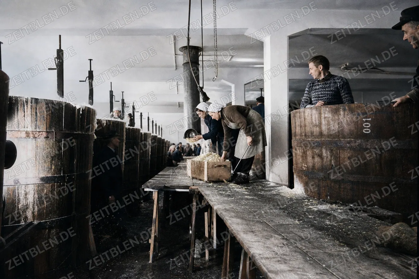 Gärbottiche in der Durach-Sauerkrautfabrik