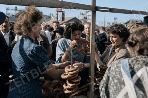Brezenstand auf dem Oktoberfest 1949