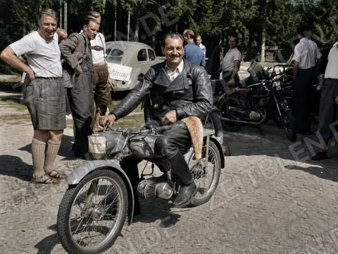 Motorrad-Fuchsjagd 1950 in München: Porträt eines Fahrers
