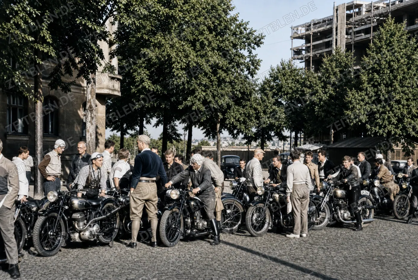 Motorrad-Fuchsjagd 1950 in München: Versammlung in der Stadt