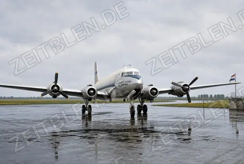 BOAC-Linienmaschine auf dem Vorfeld in München-Riem