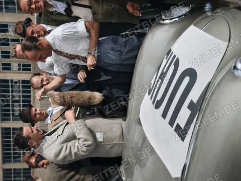 Vorbereitung der Porsche-Fuchsjagd mit „FUCHS“-Schild