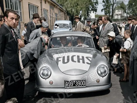 Zuschauer am Porsche 356 der Münchner Fuchsjagd