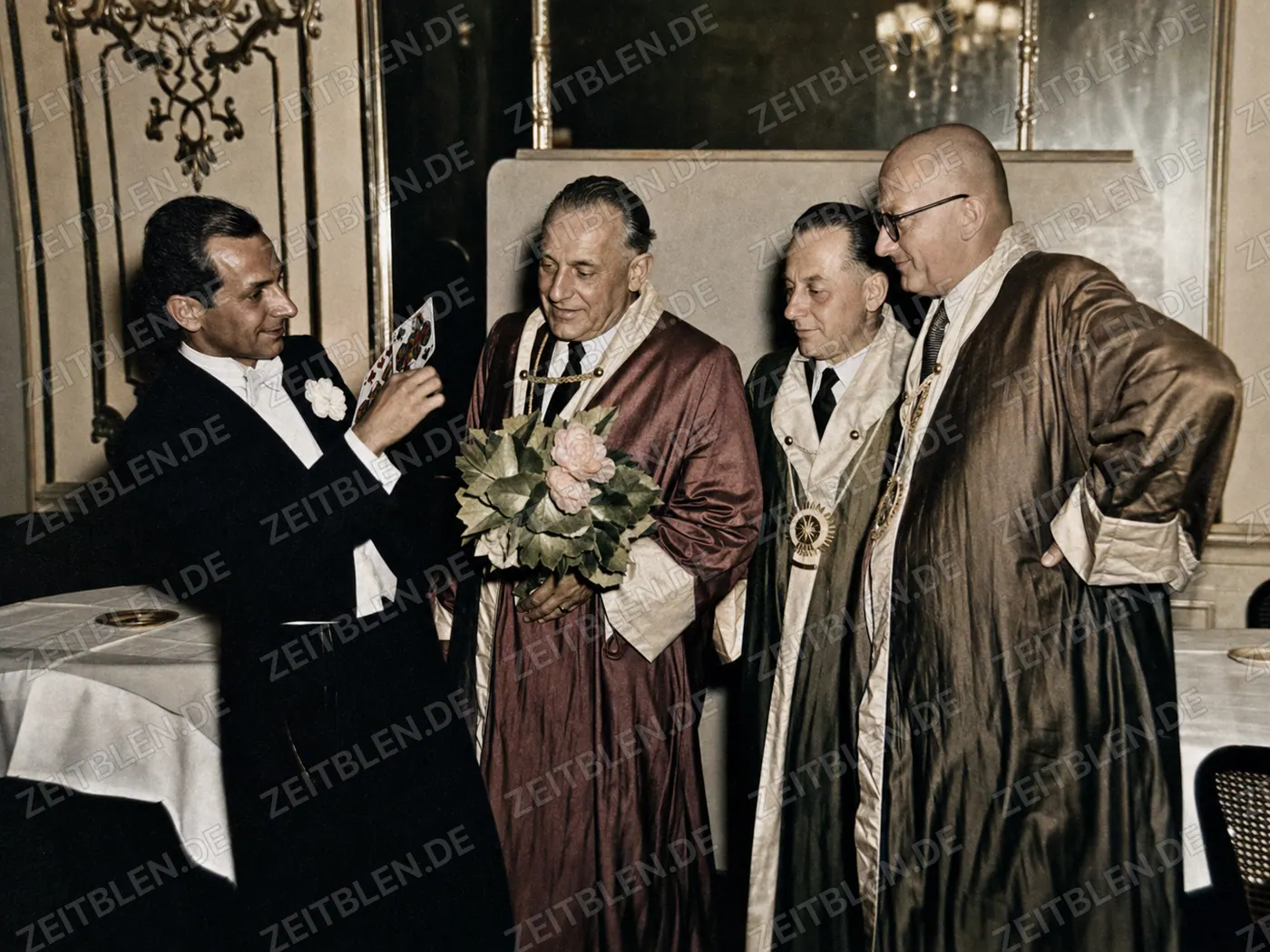 Kartenvorführung für Kongressteilnehmer beim Zauberwettstreit 1950
