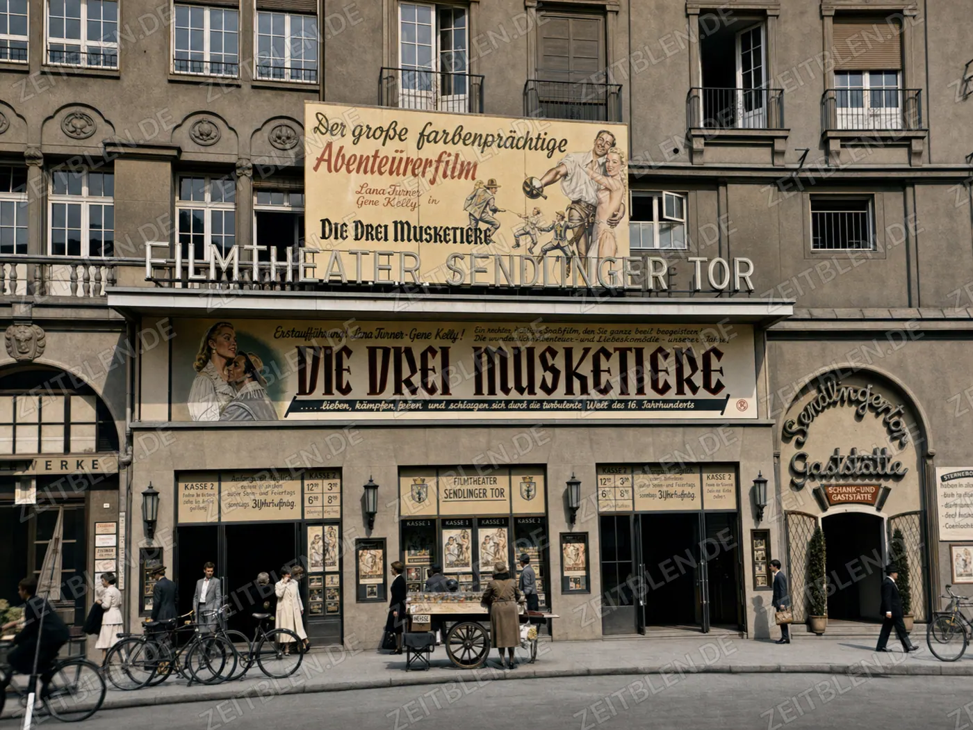 Filmtheater Sendlinger Tor mit Werbung für „Die drei Musketiere“