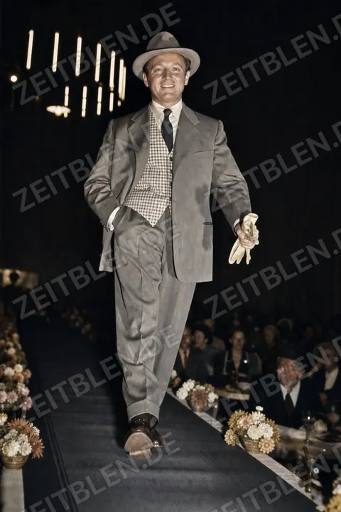 Männliches Modell beim Münchner Modedienst Ingeborg Walter