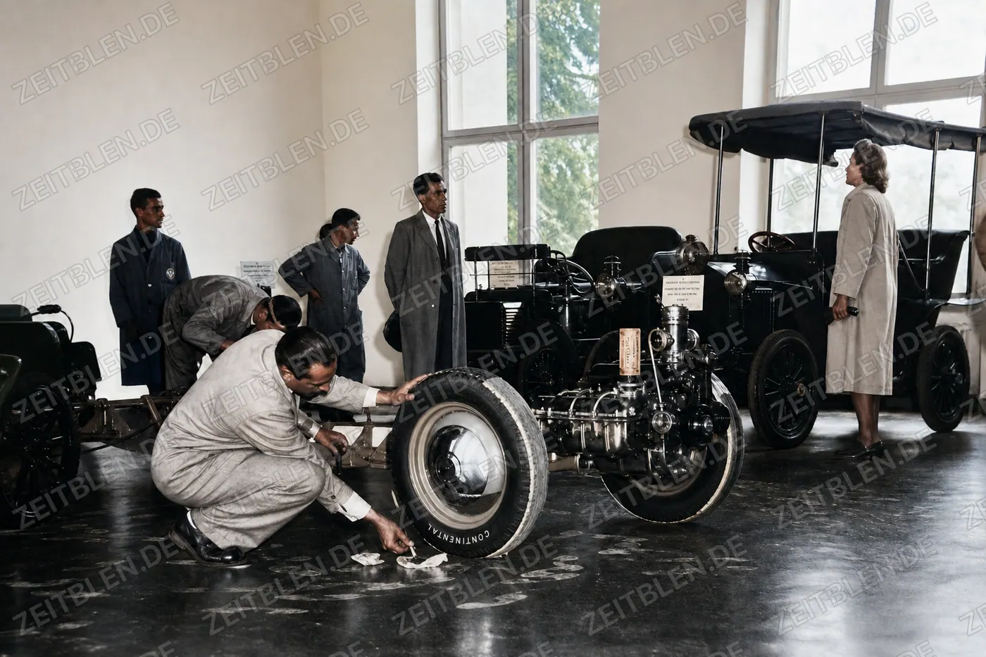 Aufstellung des Volkswagen-Fahrgestells im Deutschen Museum