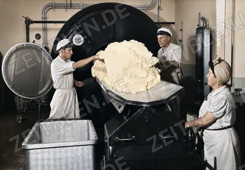 Vermutliche Butterverarbeitung im Münchner Milchhof