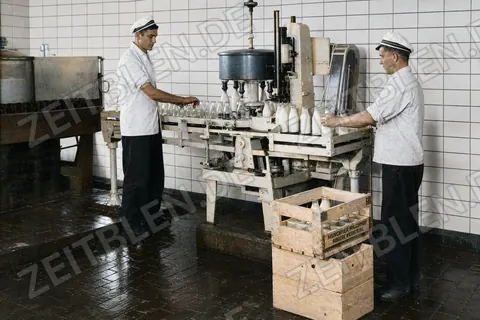 Milchabfüllung im Münchner Milchhof