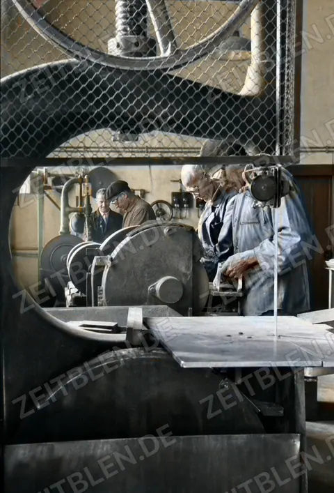 Maschinenbereich der Metallgießerei Hans Pfefferkorn