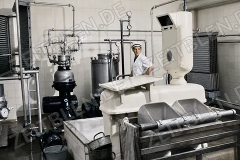 Produktionsraum der Molkerei Reindl in München