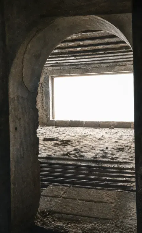 Detail des Berghof-Innenraums am Panoramafenster