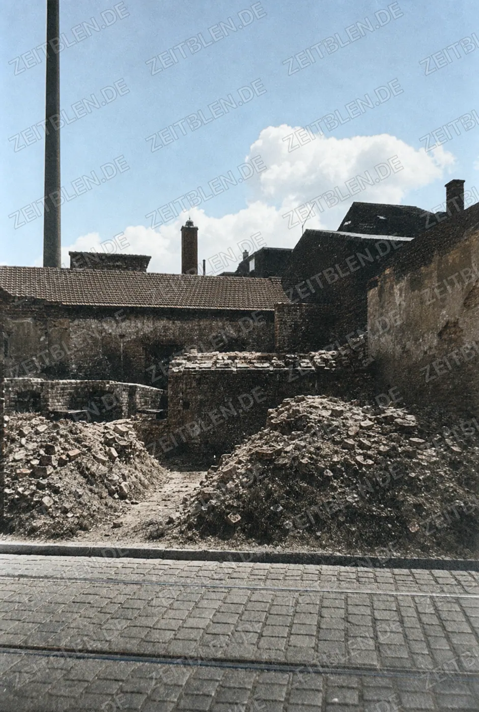 Ruinenhof in München, 27. Juni 1949