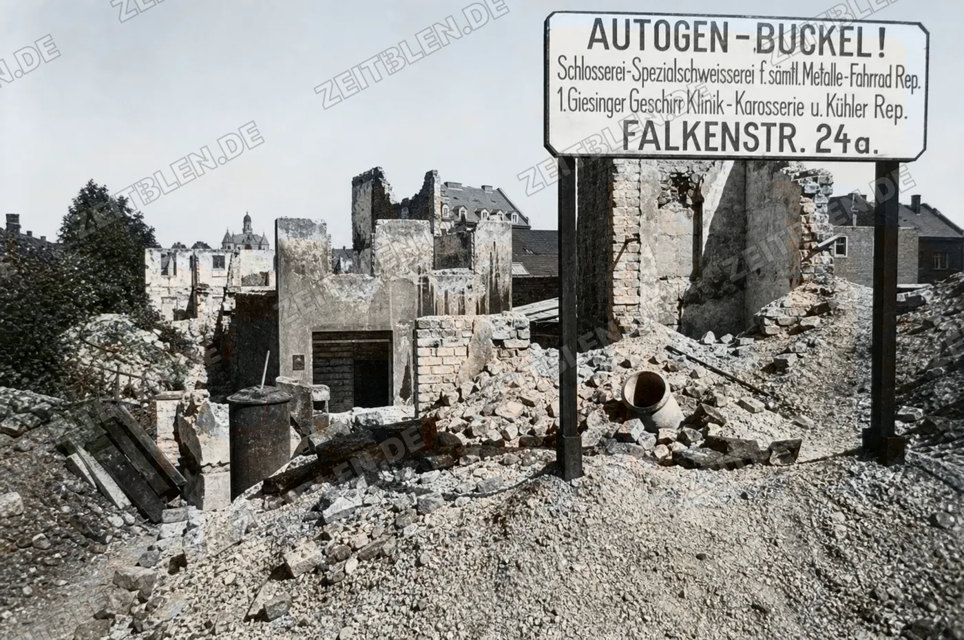 Trümmer an der Falkenstraße 24a in München