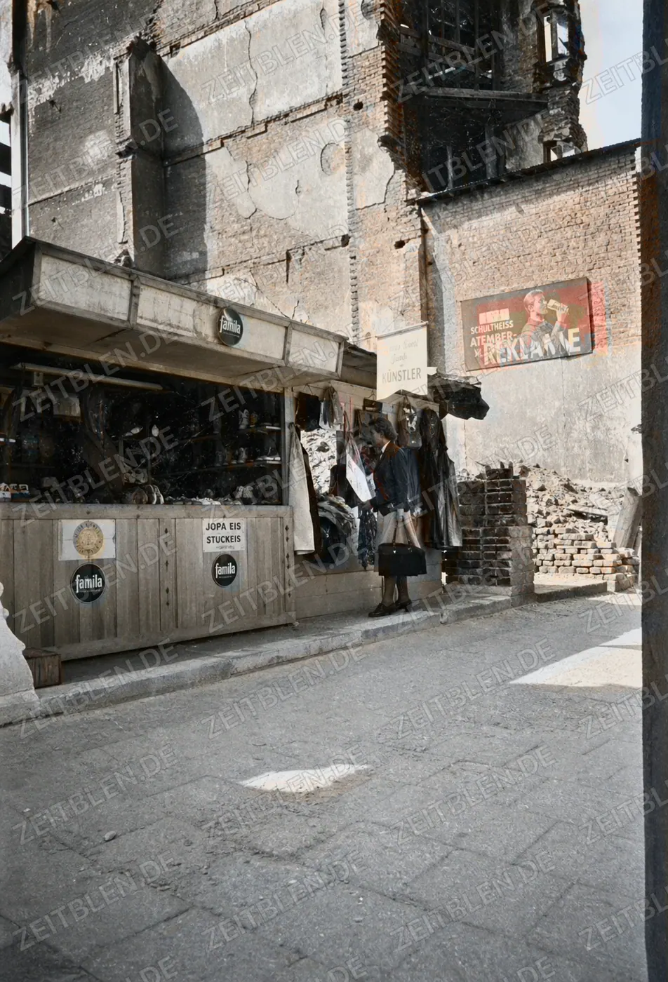 Ladenfront und Schaufenster in München, 1949