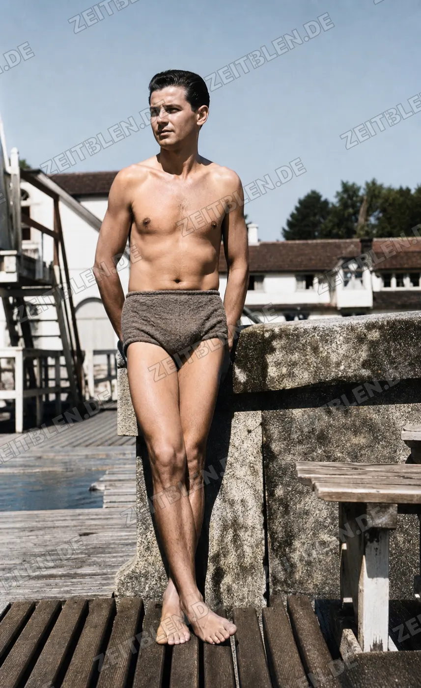 Badegast auf Steg am Starnberger See, 31. Juli 1949