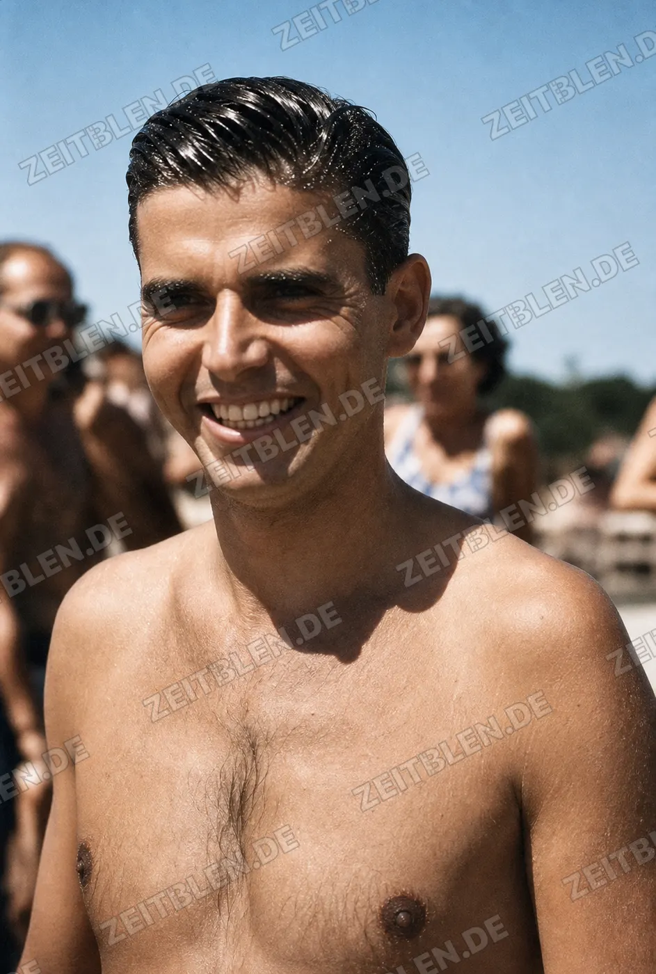 Lachender Badegast mit Sonnenbrille, Starnberg 1949