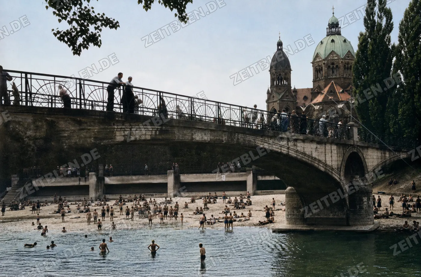 Baden in der Isar bei St. Lukas, vermutlich 1949