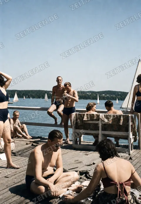 Badeplattform mit Blick auf den Starnberger See, 1949