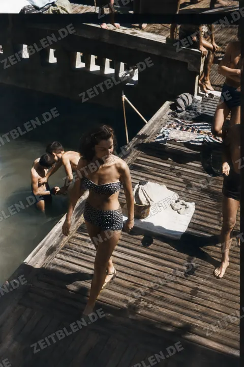 Badegast am Steg des Starnberger Sees, 1949