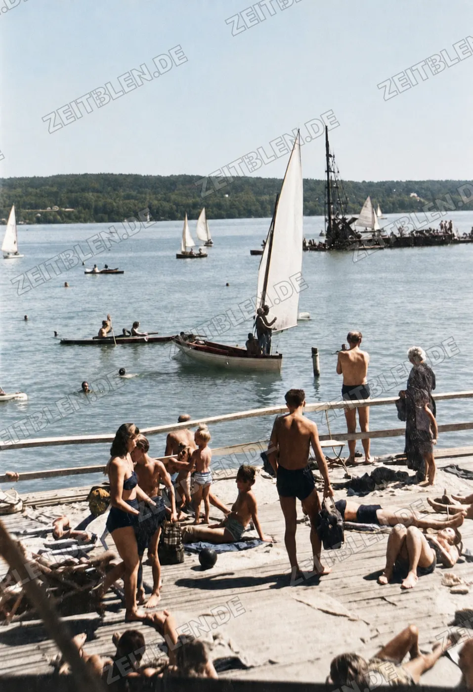 Badeszene am Starnberger See, 31. Juli 1949