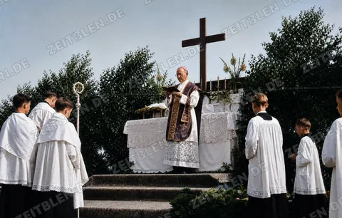 Gottesdienst beim ersten Münchner Flüchtlingstreffen in Allach