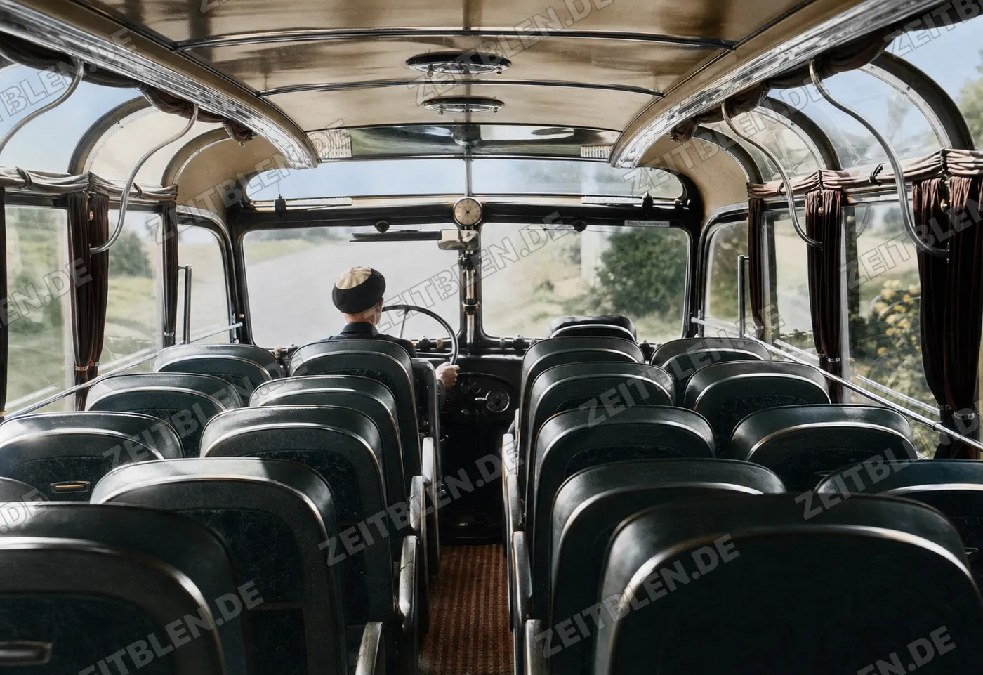 Innenraum des „modernsten Autobusses Deutschlands“, 25. August 1949