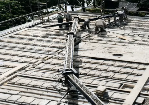 Bauarbeiten an einem Allianz-Gebäude