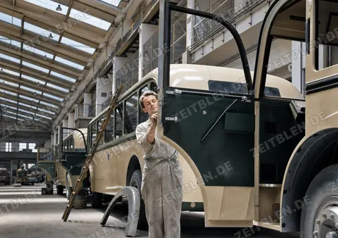 Buskarosserie in der Waggonfabrik Rathgeber, Moosach 1949