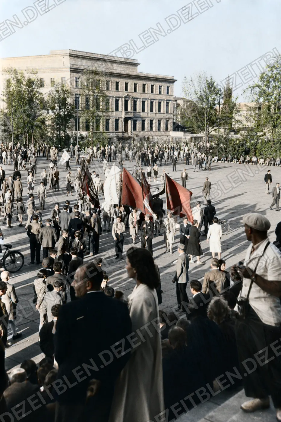 Menschenmenge bei einer KPD-Kundgebung am Königsplatz