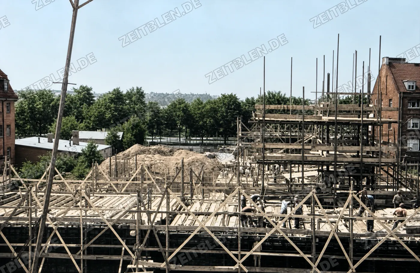 Richtfest auf einer Allianz-Baustelle in München