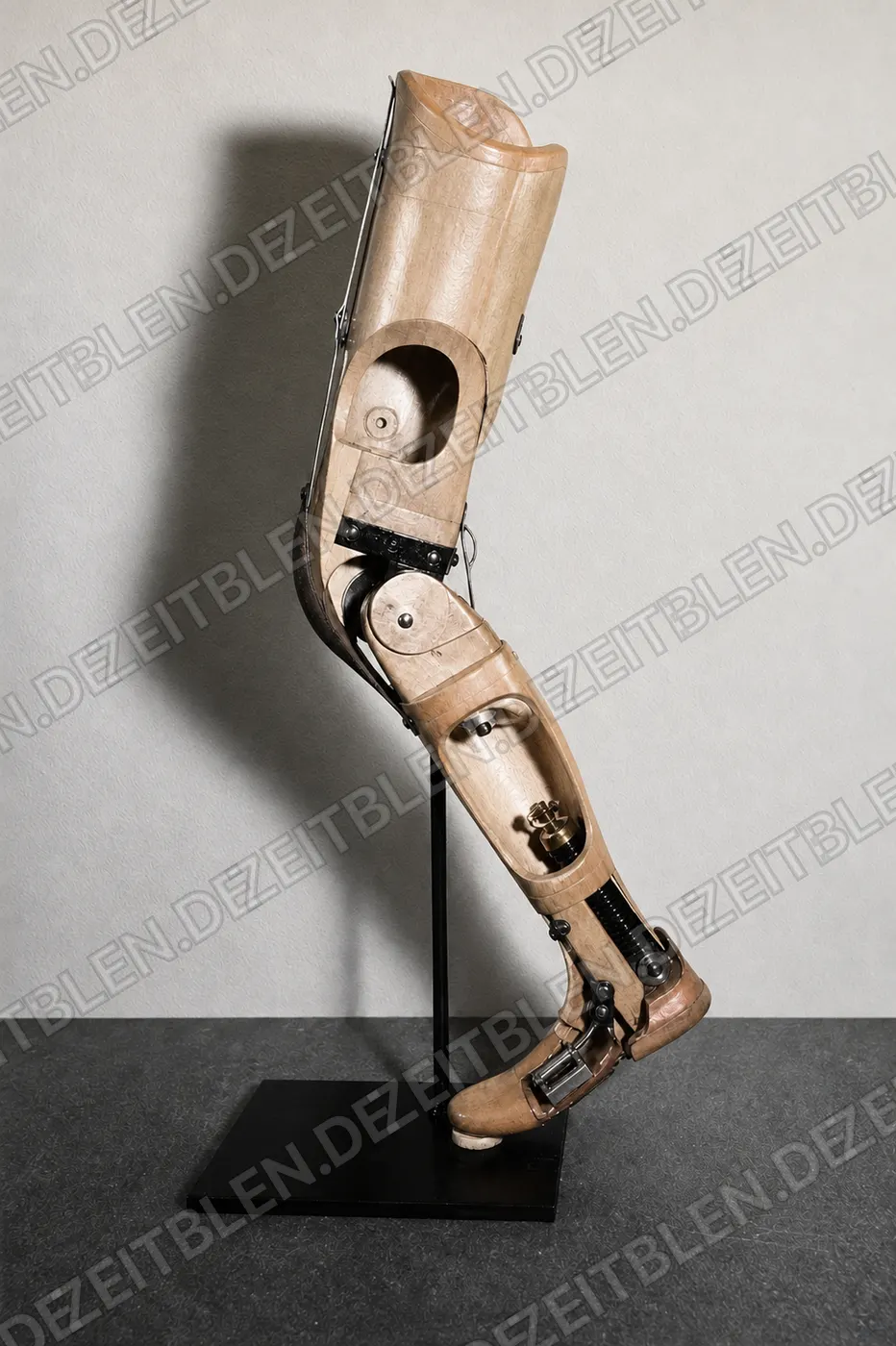 Artikulierte Beinprothese aus dem Habermann-Orthopädiewerk