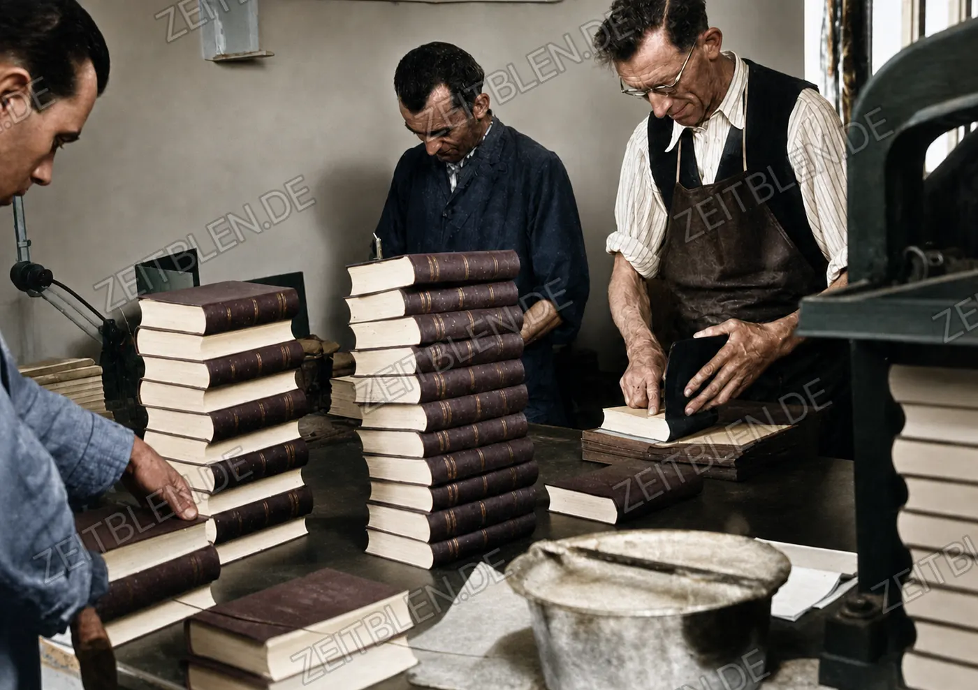 Buchbinderei-Arbeit bei Oldenbourg