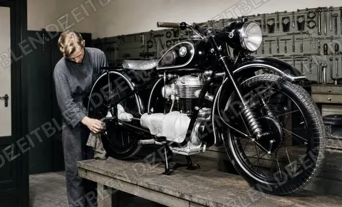 Motorradwartung auf der Hebebühne bei Henne