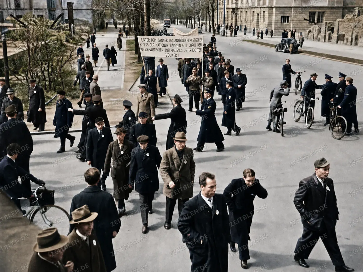 Protestzug unter dem Banner des Antibolschewistischen Blocks, München 1949