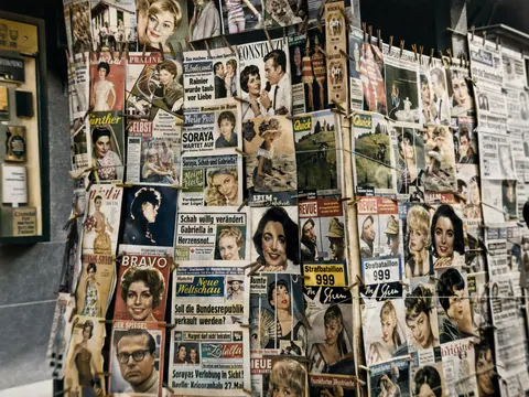 Illustrierte und Zeitungen am Münchner Kiosk