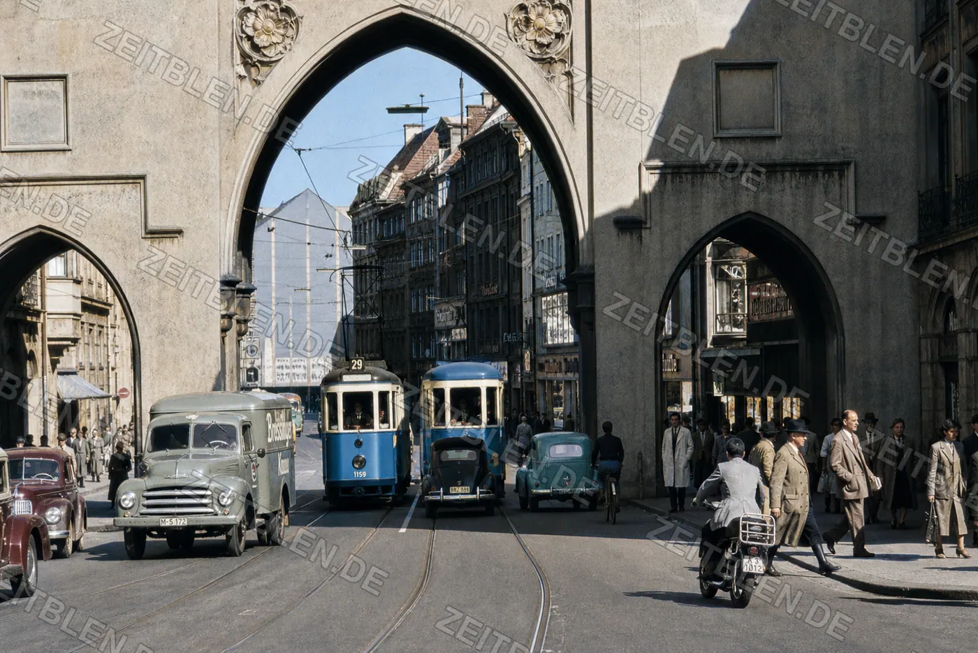 Stadtverkehr am Karlstor/Stachus, 1954