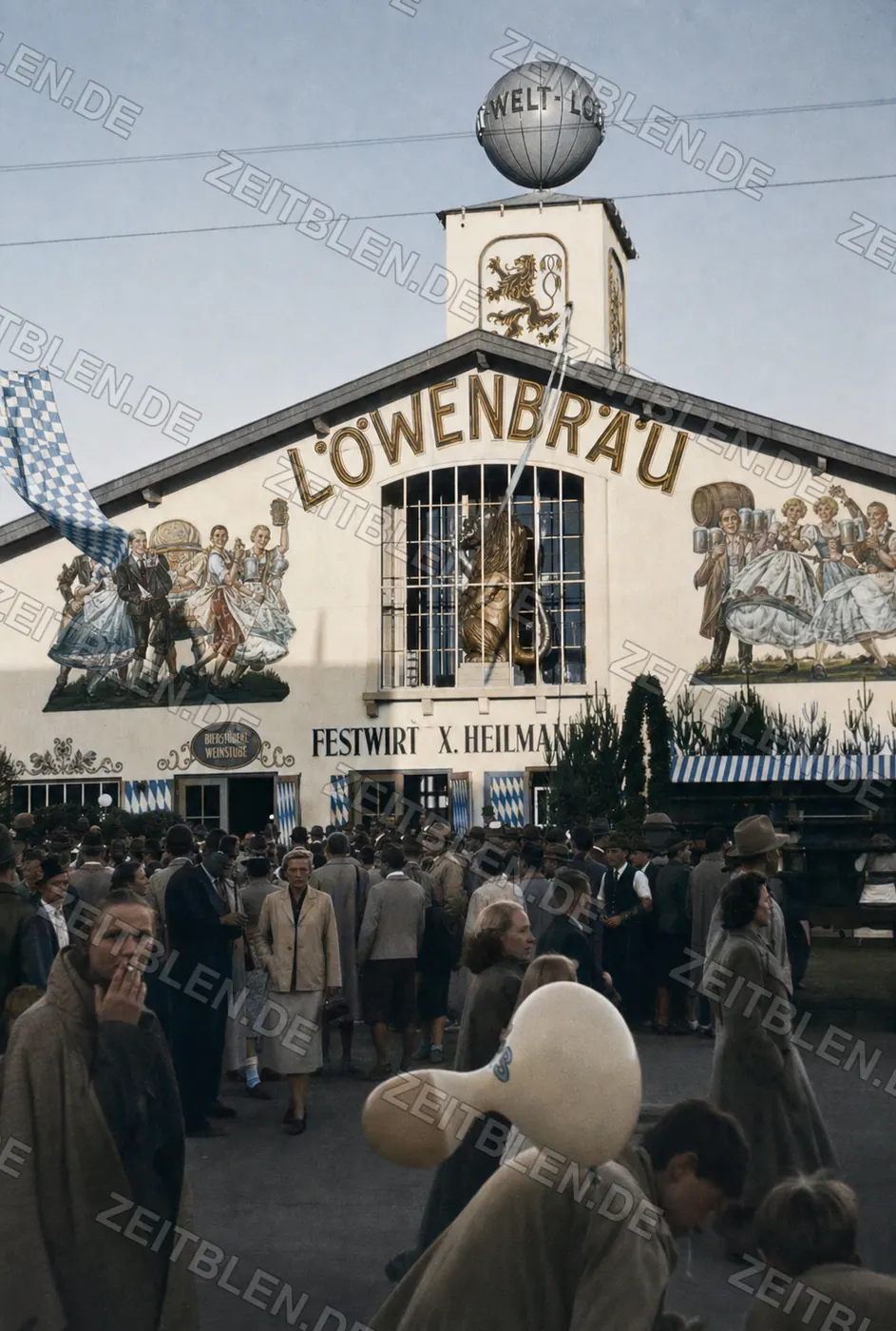 Fassade des Löwenbräuzelts auf dem Oktoberfest, 1953