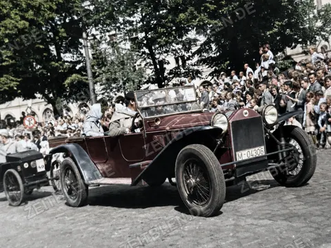 Oldtimer mit Münchner Kennzeichen beim Verkehrsfestzug, 1958