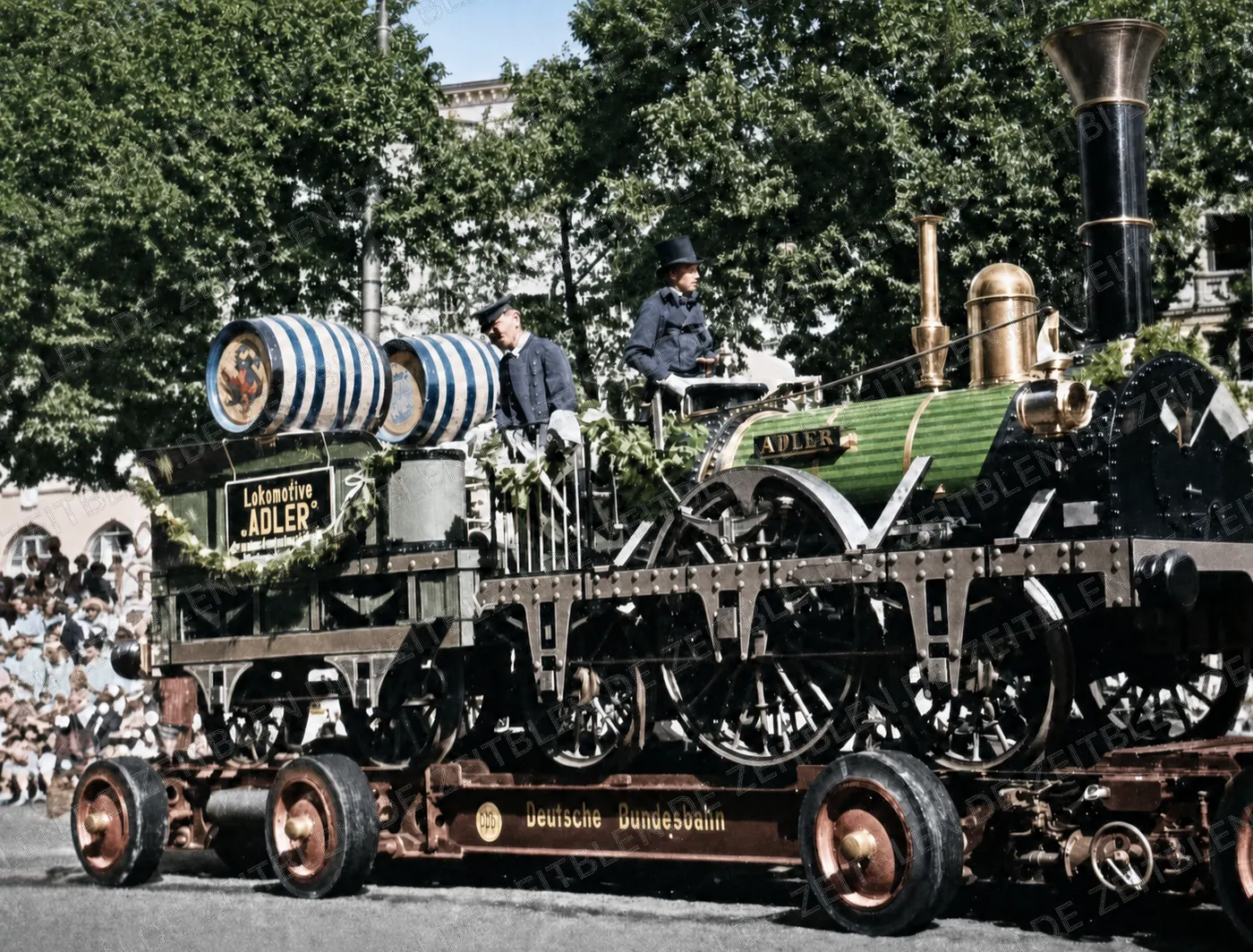 „Adler“-Lokomotive mit Tender beim Münchner Verkehrsfestzug, 1958
