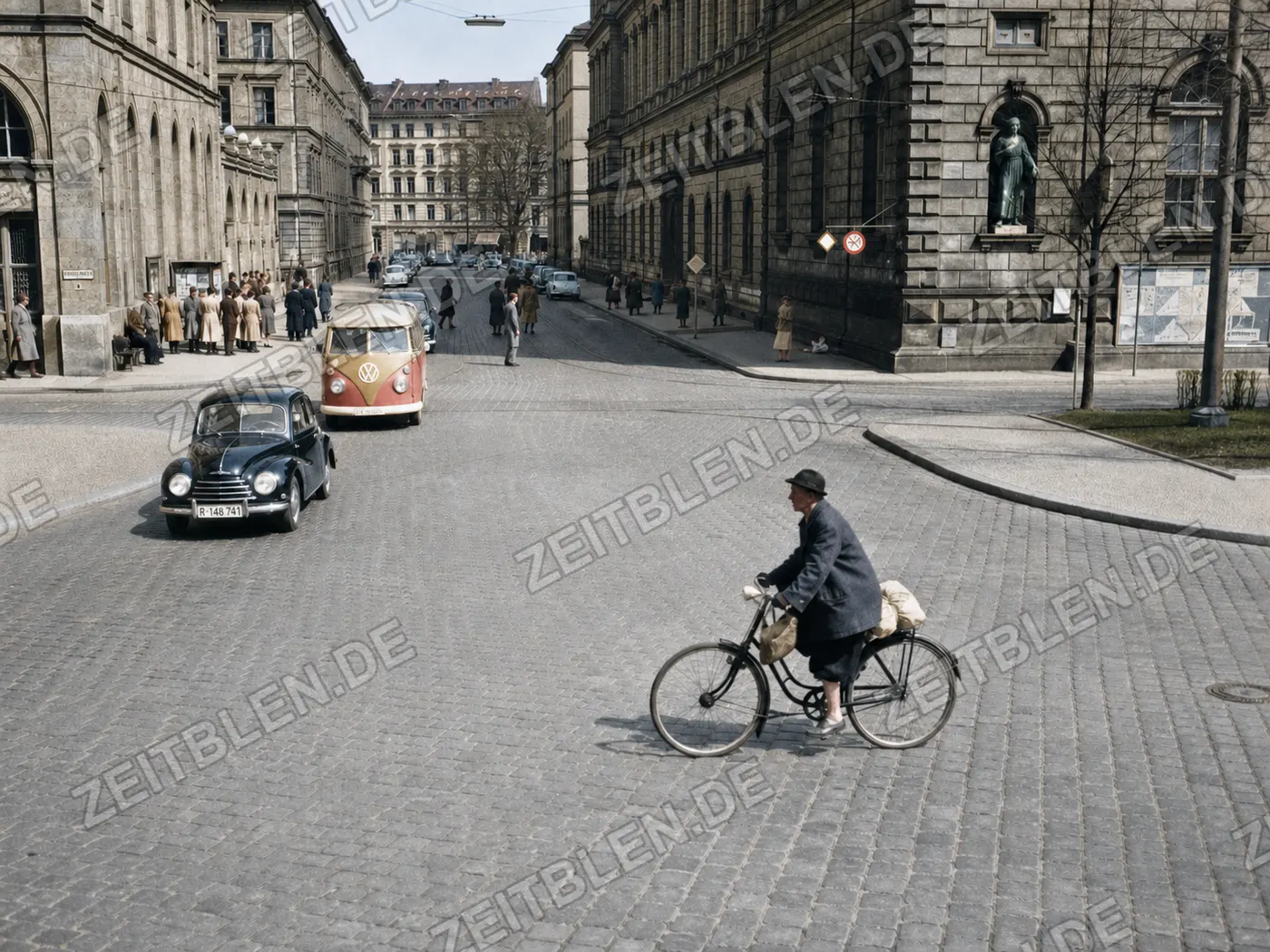 Radfahrer an einer Münchner Kreuzung, 1958