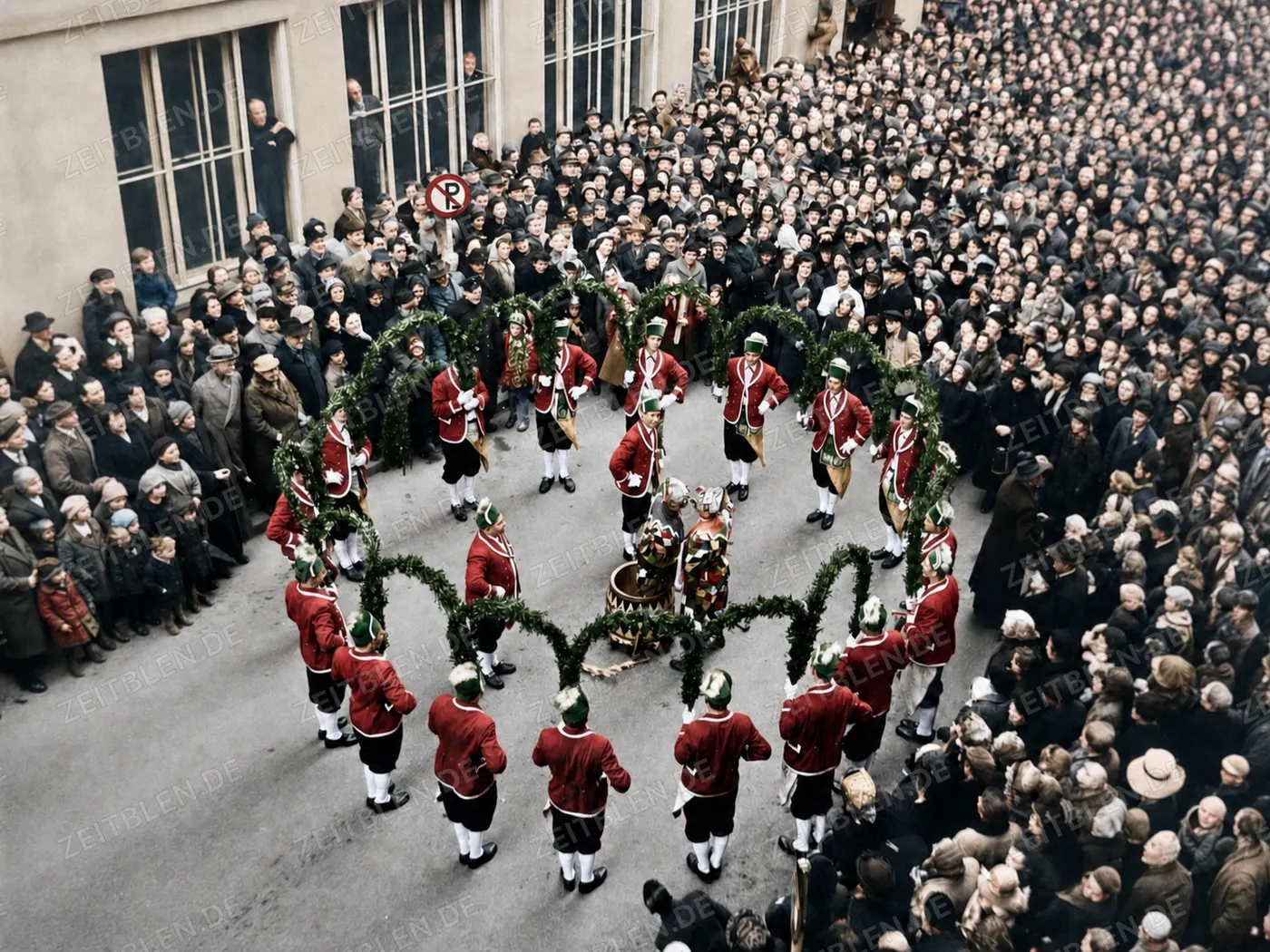 Schäfflertanz im Zuschauerring, München 1956