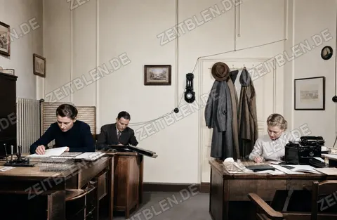 Büroraum mit Telefon bei der JLU Chemie, München 1949
