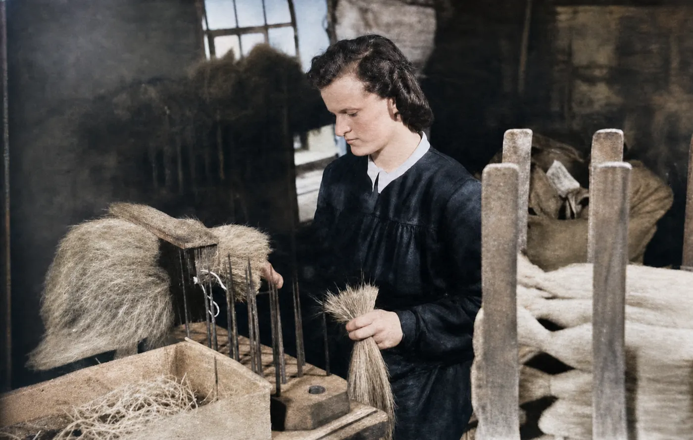 Arbeiterin an der Rosshaarspinnerei, München 1949